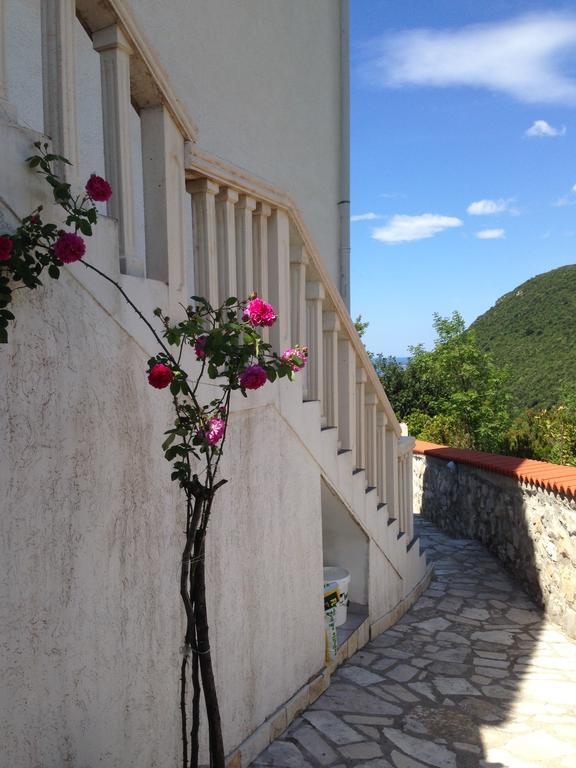 Apartmani Lazarevic Luštica Exterior foto